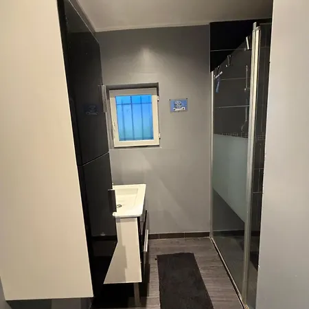 Indépendante 1 Lit 2 Pers Maison Calme *